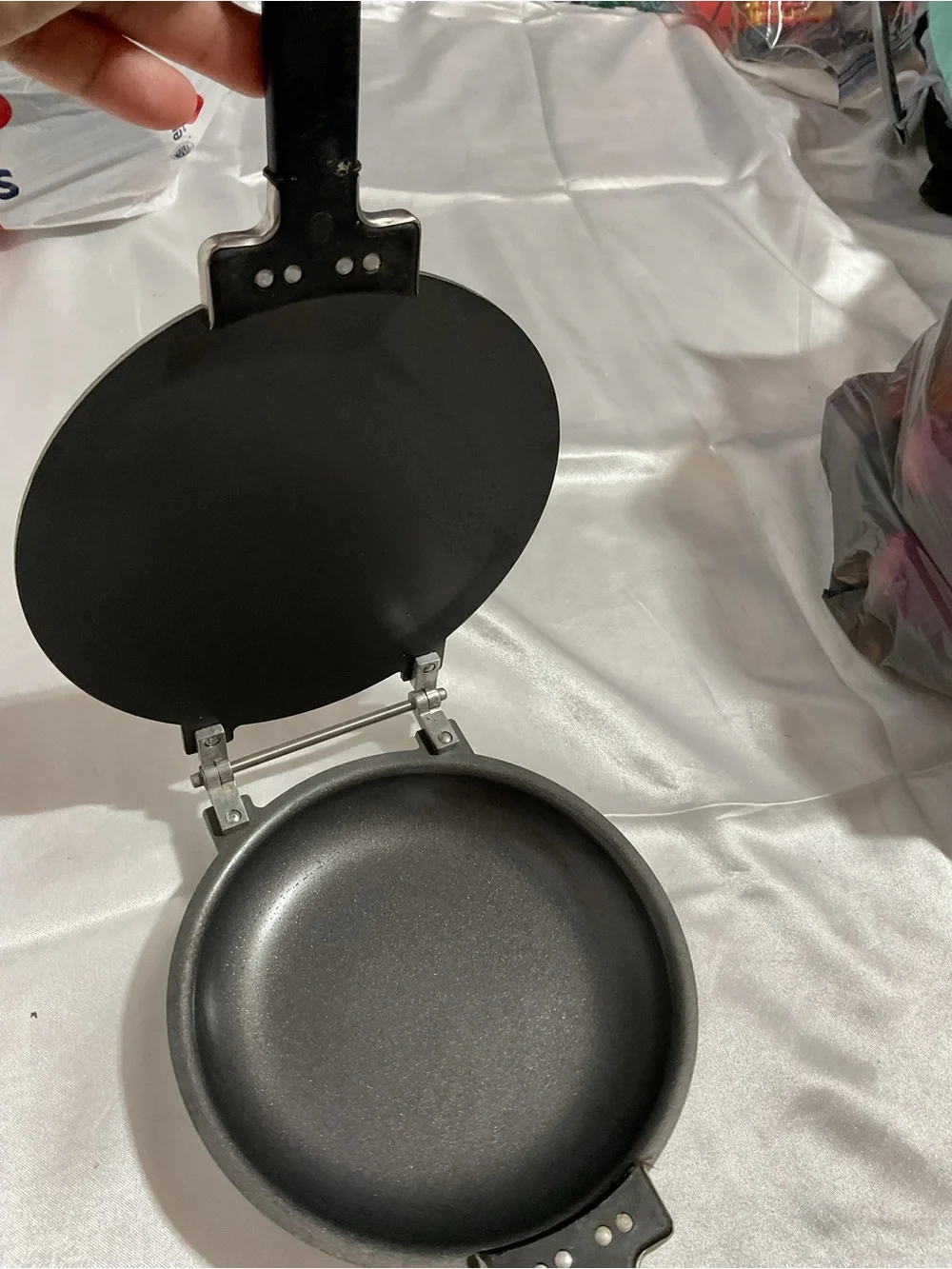 Aluminum Round Waffle/Panini Press with Black Handle